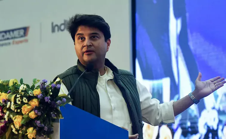 Congress Has Habit Of Using And Throwing Away Says Jyotiraditya Scindia