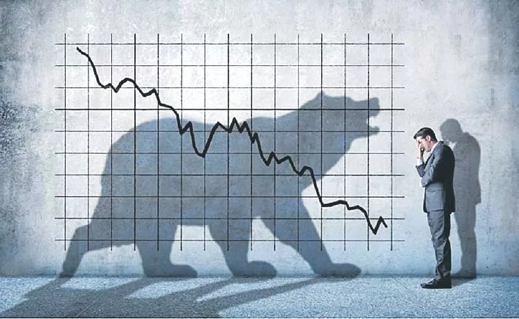 Heavyweights pull down Nifty for third day: Sensex down 384 points