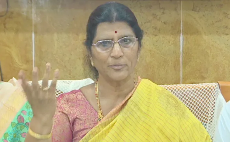 ysrcp laxmi parvathi slams on chandrababu and purandeswari