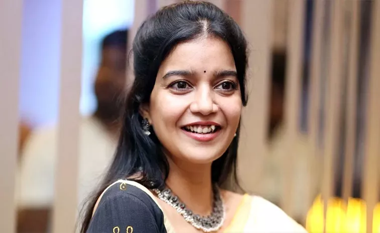 Colours Swathi Reddy Counter to Netizen Bad Comment