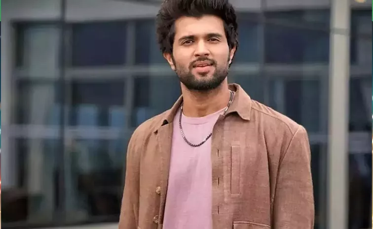 Tollywood Hero Vijay Devarakonda Latest Movie Update On Birthday