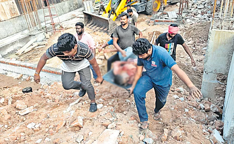 Three laborers were killed in wall collapsed 