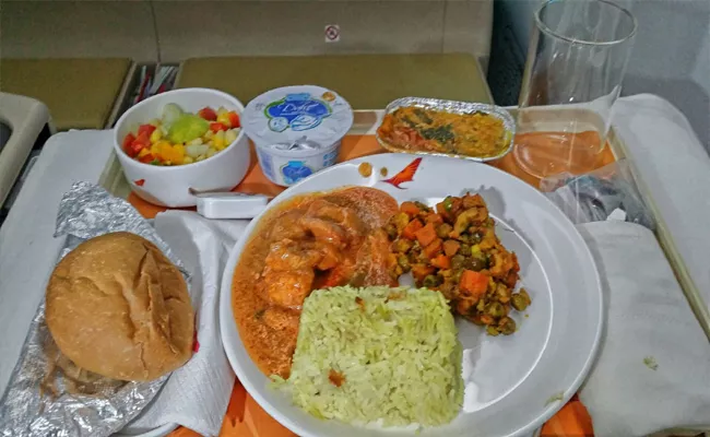 Air India passenger finds metal blade in meal, airline responds