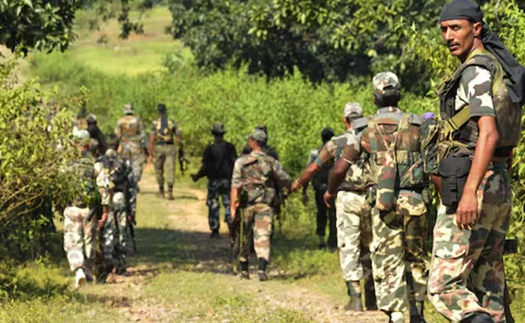 Jharkhand: 4 Maoists deceased in encounter in West Singhbhum district