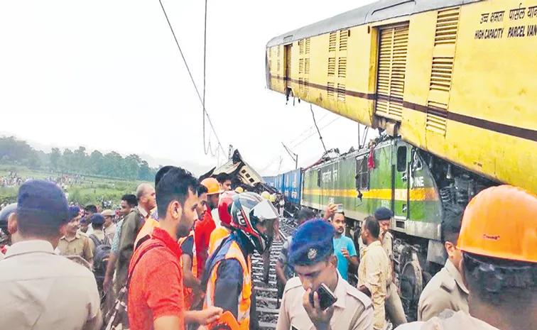 Goods train rams into Kanchenjunga Express train in Darjeeling district in West Bengal