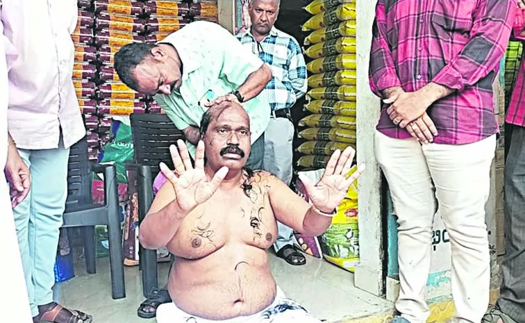 YSRCP Dalit leader Tonsure protest against tdp mla bonda uma harassment