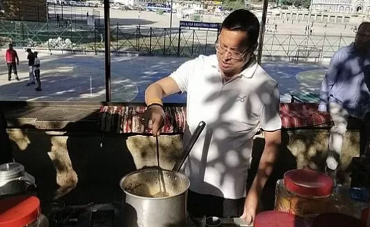 Pushkar Singh Dhami made Ginger Tea in Nainital