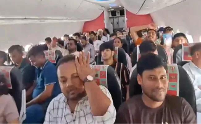 SpiceJet passengers Suffocate Inside aircraft Due TO No AC for an hour