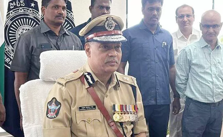 Dwarka Tirumala Rao assumes charge as DGP