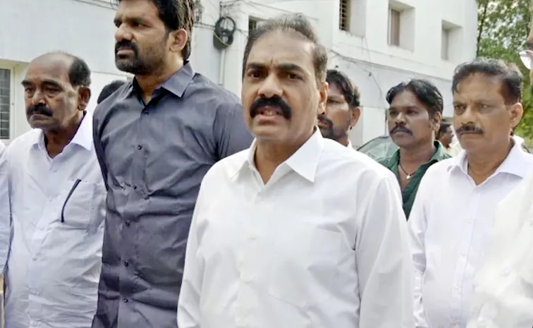 Nellore District Ysrcp Leaders Complain To Sp About Tdp Attacks