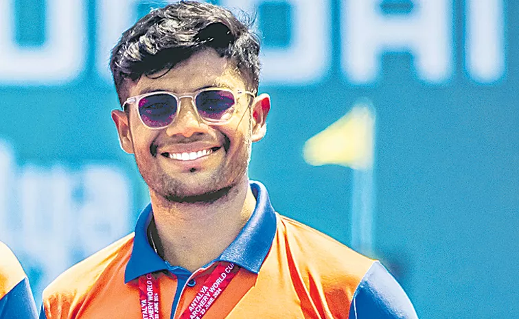 Two bronzes for Dheeraj