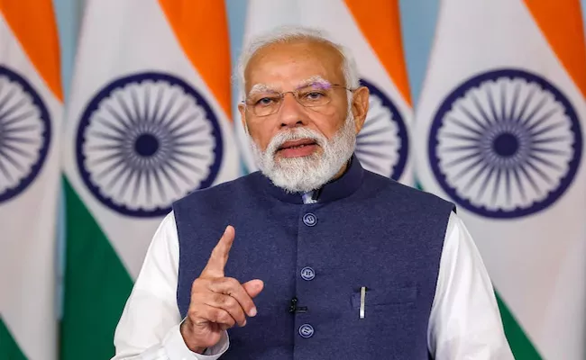 PM Modi: No right to Congress To profess their love for Constitution