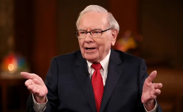 Warren Buffett donates 5 3 billion usd to charity