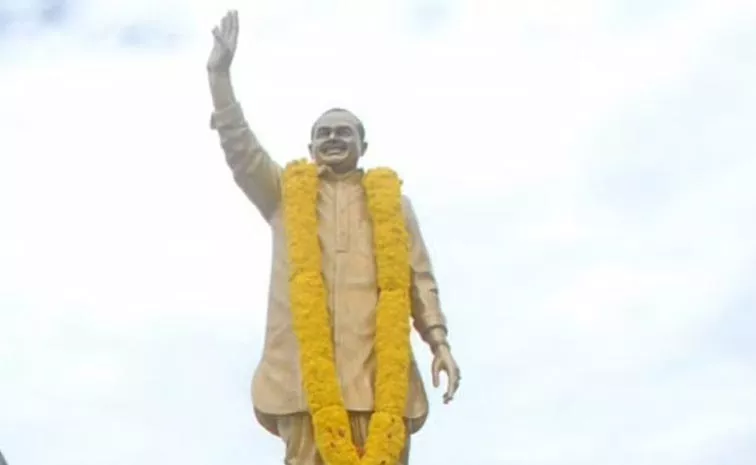 dr ysr statue destroyed tdp leaders In bapatla district