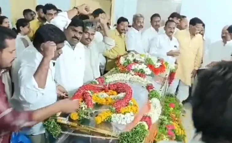 congress leader d srinivas funeral in nizamabad