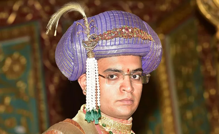 maharaja wadiyar wins lok sabha polls from mysore