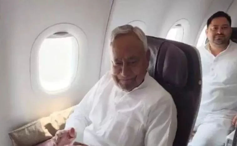 Nitish Kumar, Tejashwi Yadav take same flight to Delhi