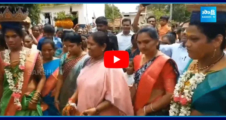 Minister Seethakka Tribal Dance