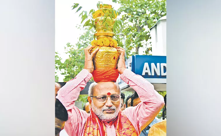 Lal Darwaja Simhavahini Mahankali Ammavari Bonalu 