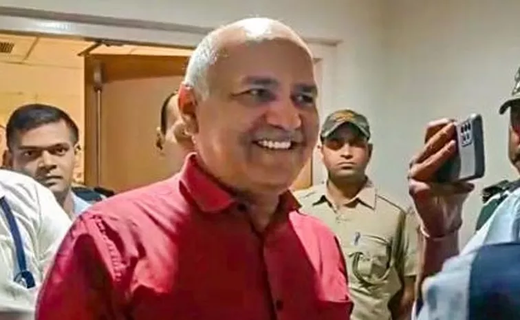 Delhi excise policy case: SC judge recuses himself from Manish Sisodia bail plea