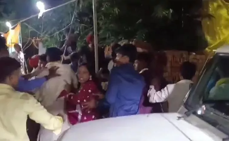 Groom Relatives Thrash Brides Family Over Vegetarian Fare No Fish No Wedding