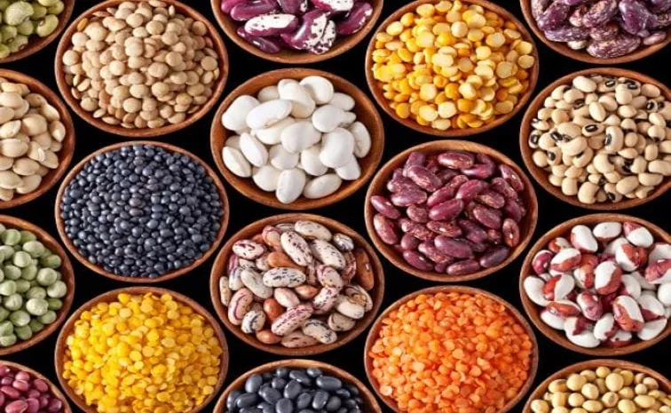 Monsoon Diet: Pulses To Avoid During Rainy Season