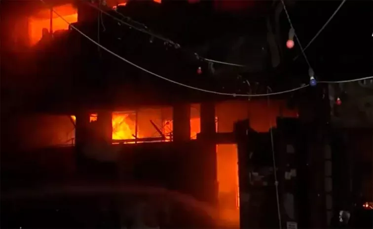 Fire Broke out in Shops Including Cafe