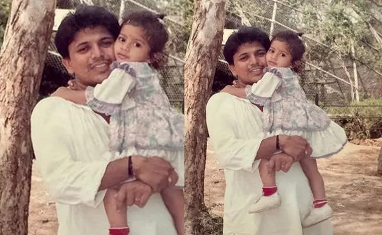 Actress Sai Pallavi Childhood Pic With Her Dad Viral