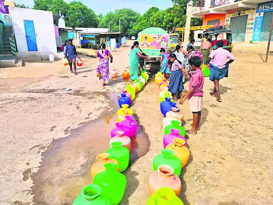 వేగంగా మాయమవుతూ..