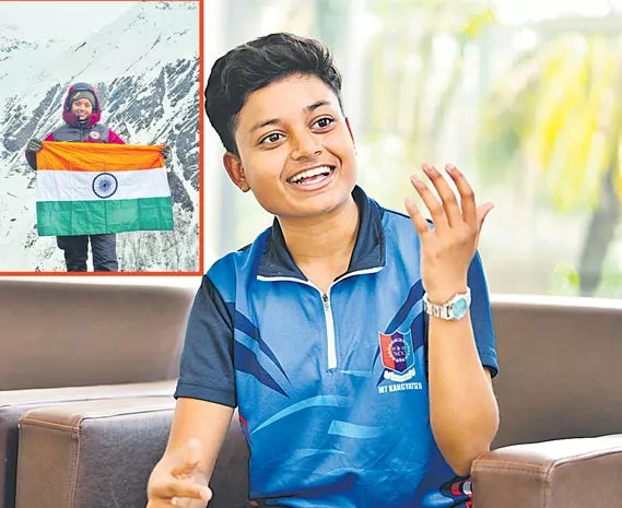 NCC Cadet JUO Shardhanjali Sahoo conquers Mount Kang Yatse-II