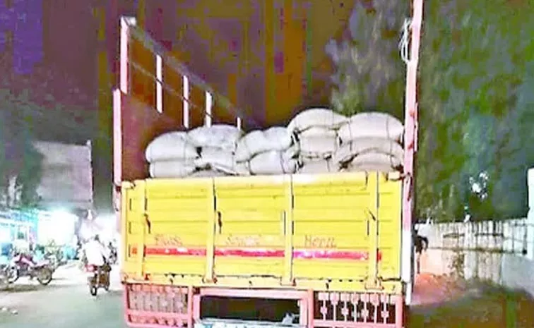 Turmeric Lorry Hijacked In Nizamabad District