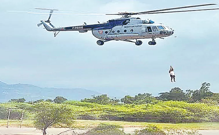 Helicopter rescued 25 people from floods