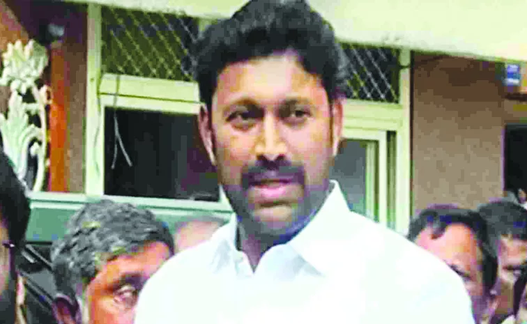 YS Avinash Reddy fires on lokesh and chandrababu 