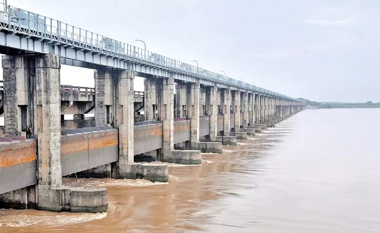 Godavari Water First Alert At Dhavaleshwaram