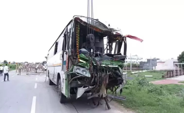 Road Accident in Uttar Pradesh