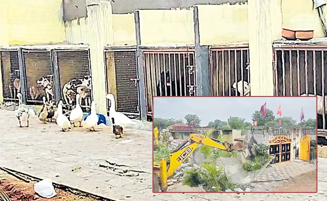 GHMC Officers Demolish Shamshabad Farm House