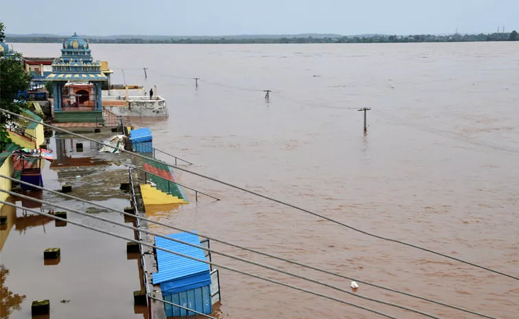 Heavy Water Flooded In Godavari Krishna River Filled Barrages July 23 Latest News Telugu