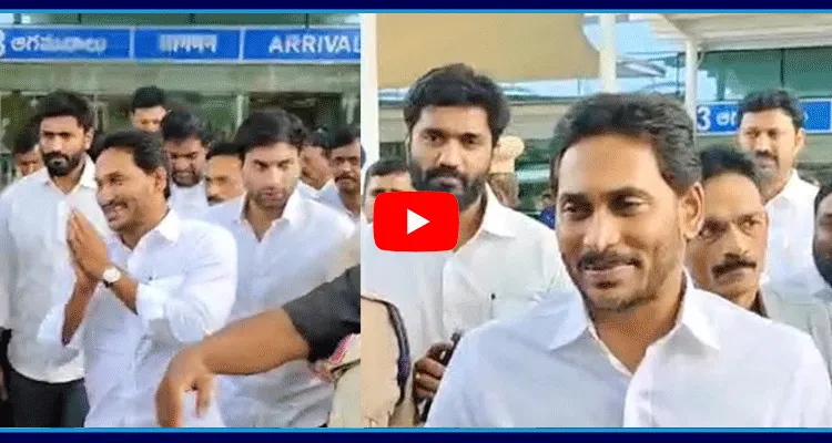 YS Jagan Mohan Reddy At Gannavaram Airport