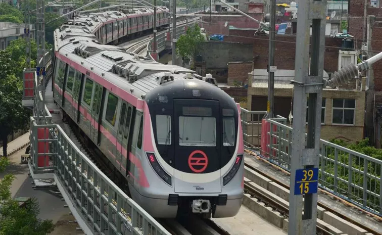  DMRC  files cases over1600 people making reels and creating nuisance in metro