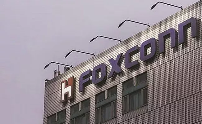 Foxconn is evaluating plans to assemble Apple flagship tablet iPad in India