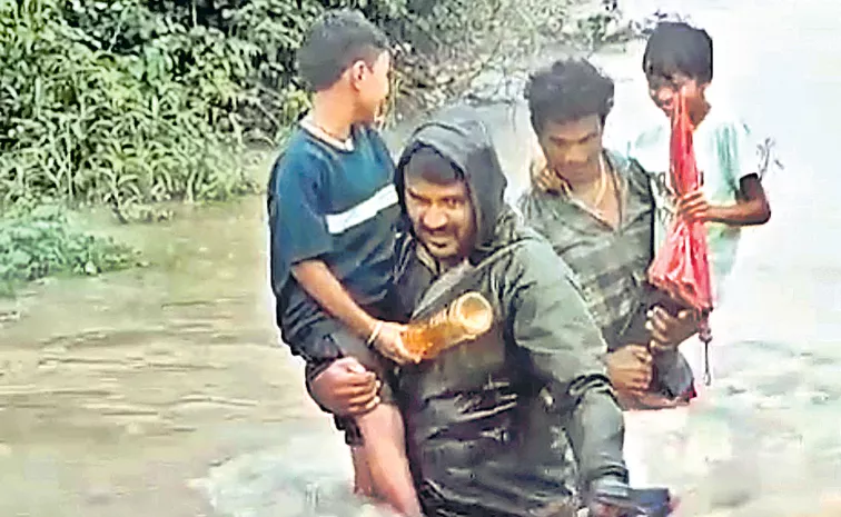 The teacher who crossed the river carrying the students