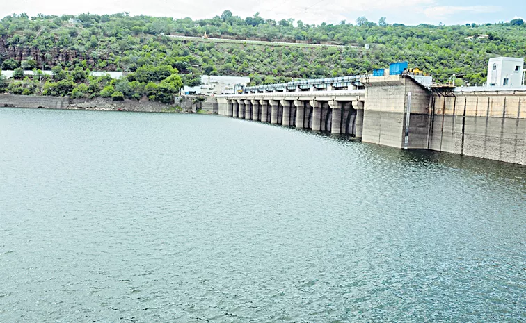 The minimum level of water storage in Srisailam is 854 feet