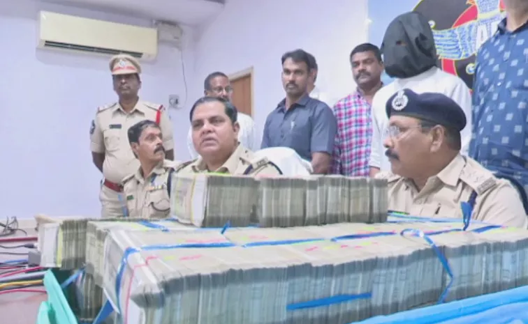 Police Have Cracked The Hdfc Bank Theft Case In Rajahmundry