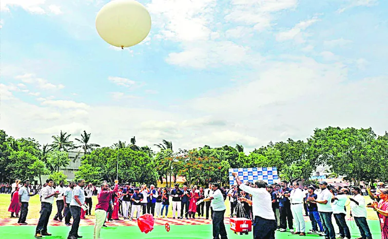 Balloon satellite launched at MBU