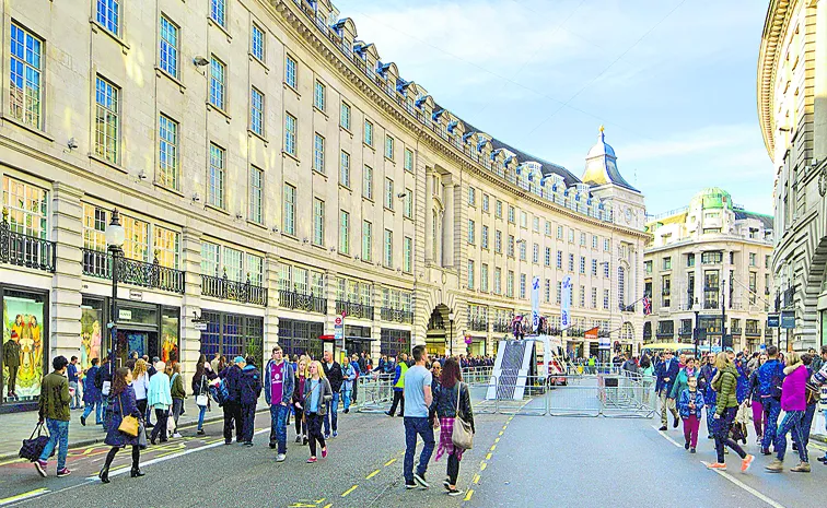 A summer evening in London