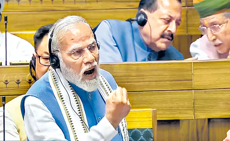 PM Narendra Modi Fires On Rahul Gandhi At Lok Sabha