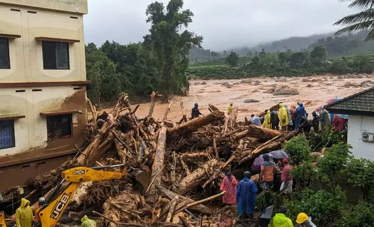 Massive Landslides Hit Kerala's Wayanad Telugu News Updates