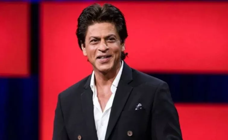 Shah Rukh Khan Went US For Surgery?