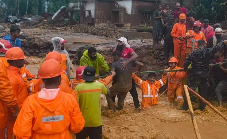 Massive landslide in Kerala's Wayanad, Air Force helicopters will  join rescue operations