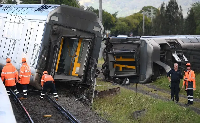 Train Derails in Russia Over 100 Injured